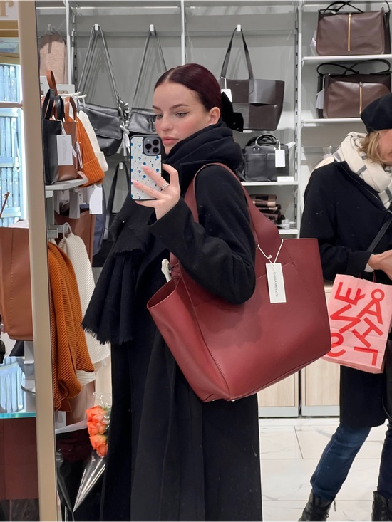 Handbags - Carin Wester Burgundy Carry All Tote Bag